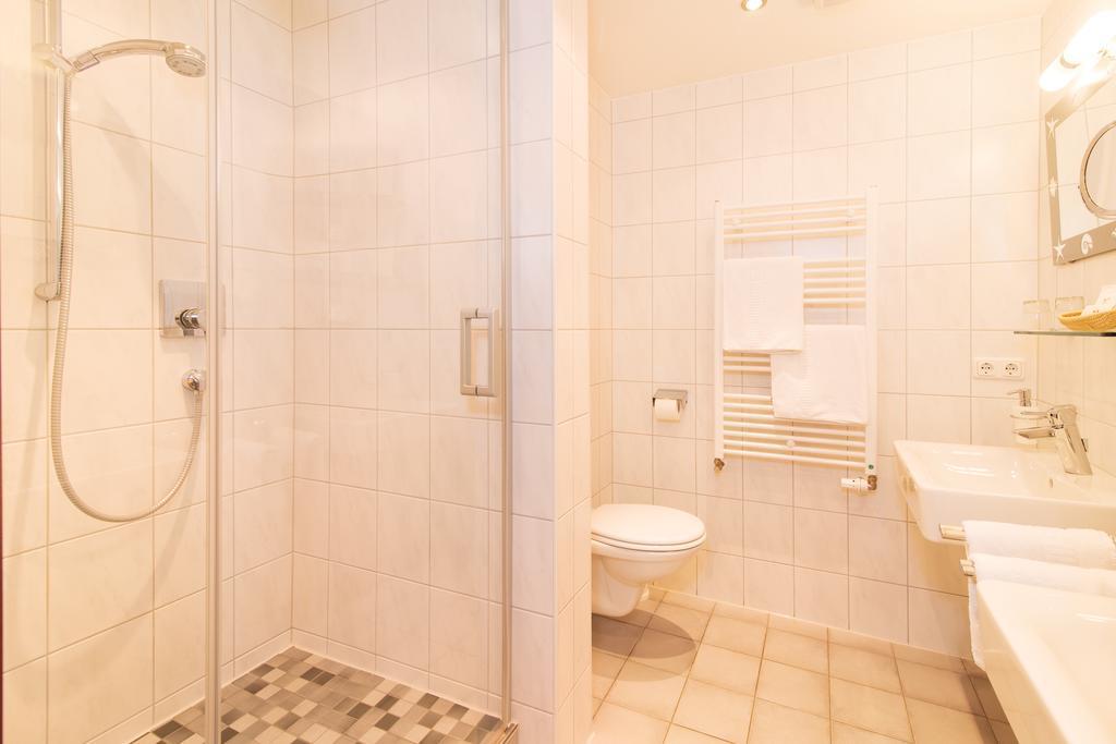 Sascha'S Kachelofen Hotel Oberstdorf Room photo